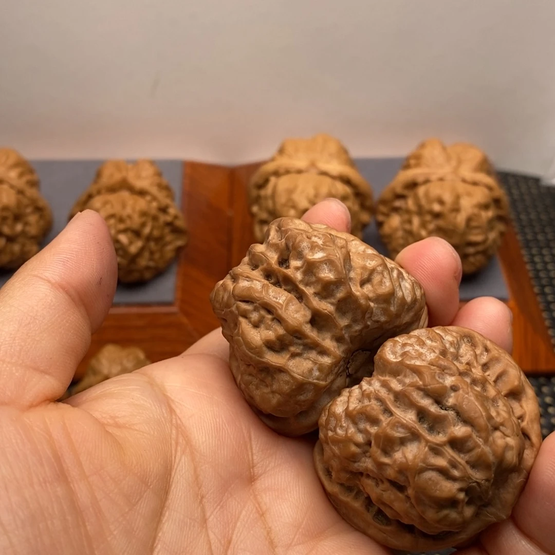 马***亮文玩核桃把件全品边40左右