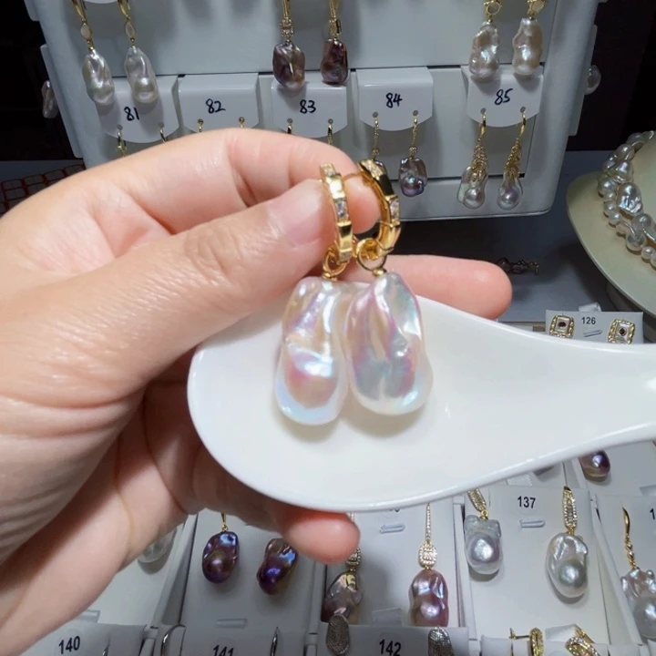 淡水珍珠耳饰银S925镶嵌清**?