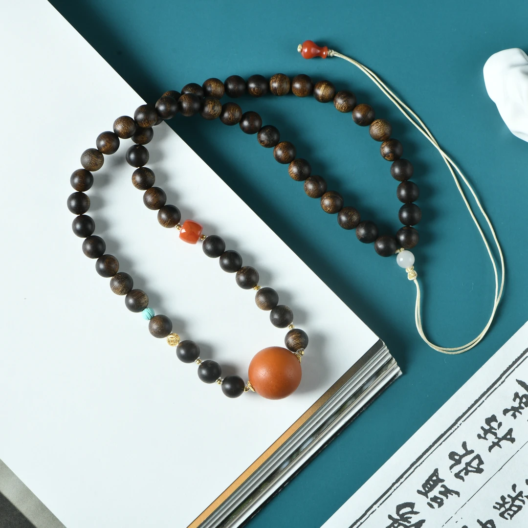 顺化红土沉香0.7沉水锁骨链项链老蜜蜡大单珠款18K金0.18克