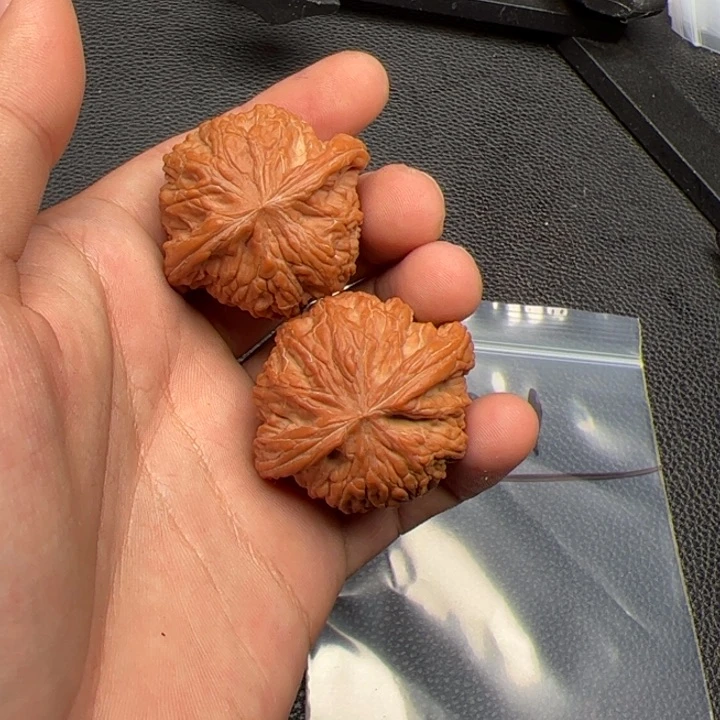 文玩核桃吊坠L**e121号核桃