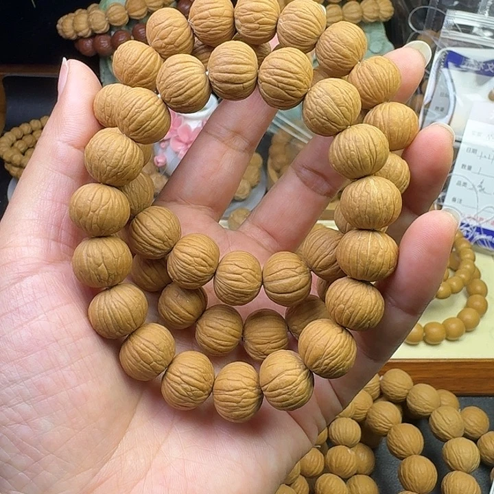 猴头核桃手串为****?土豪