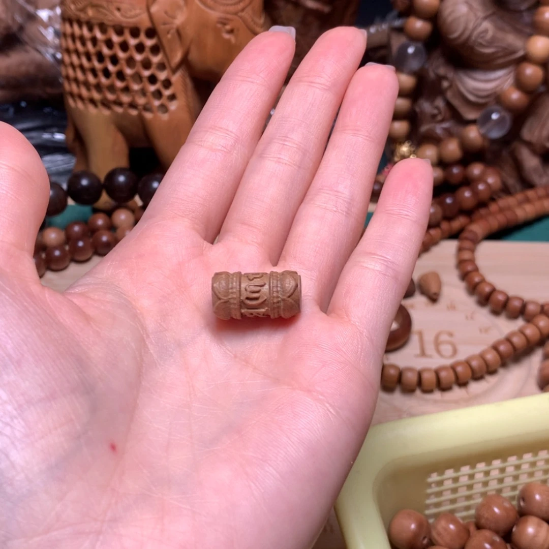 【闪购商品】檀香木其他?**忱老山檀香1x1.8x2颗