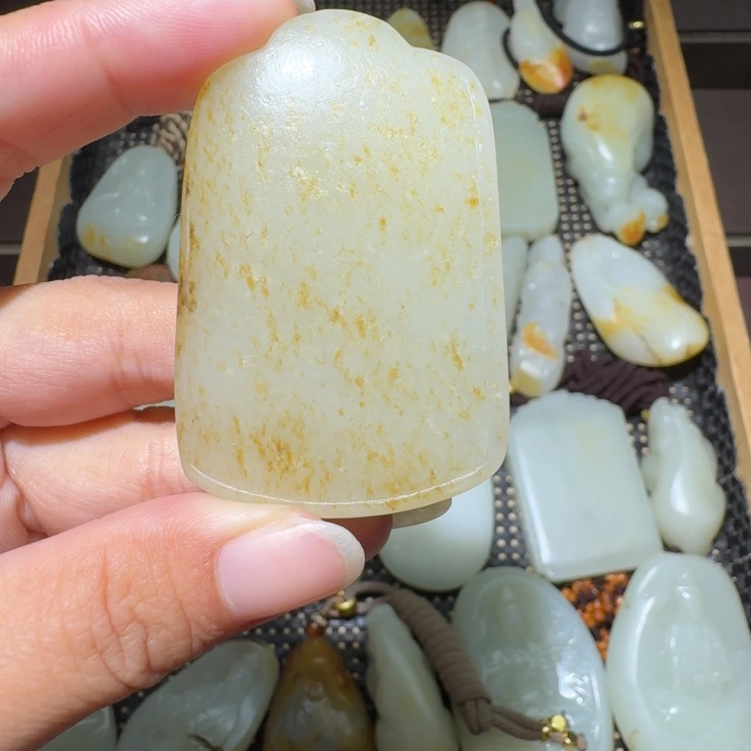 和田玉未镶嵌吊坠(不含链)