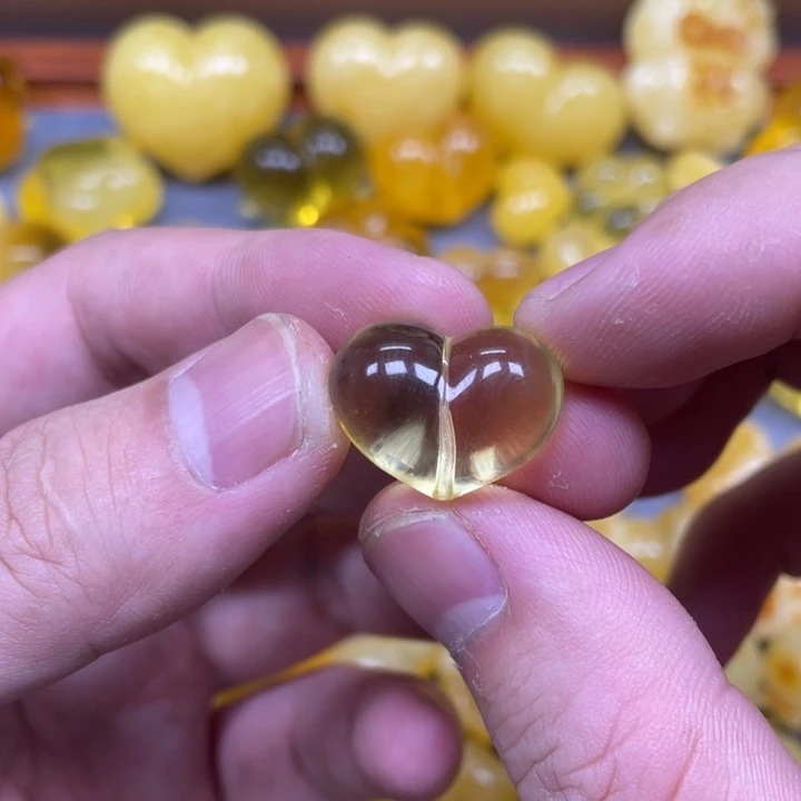 琥珀未镶嵌珠宝奇石