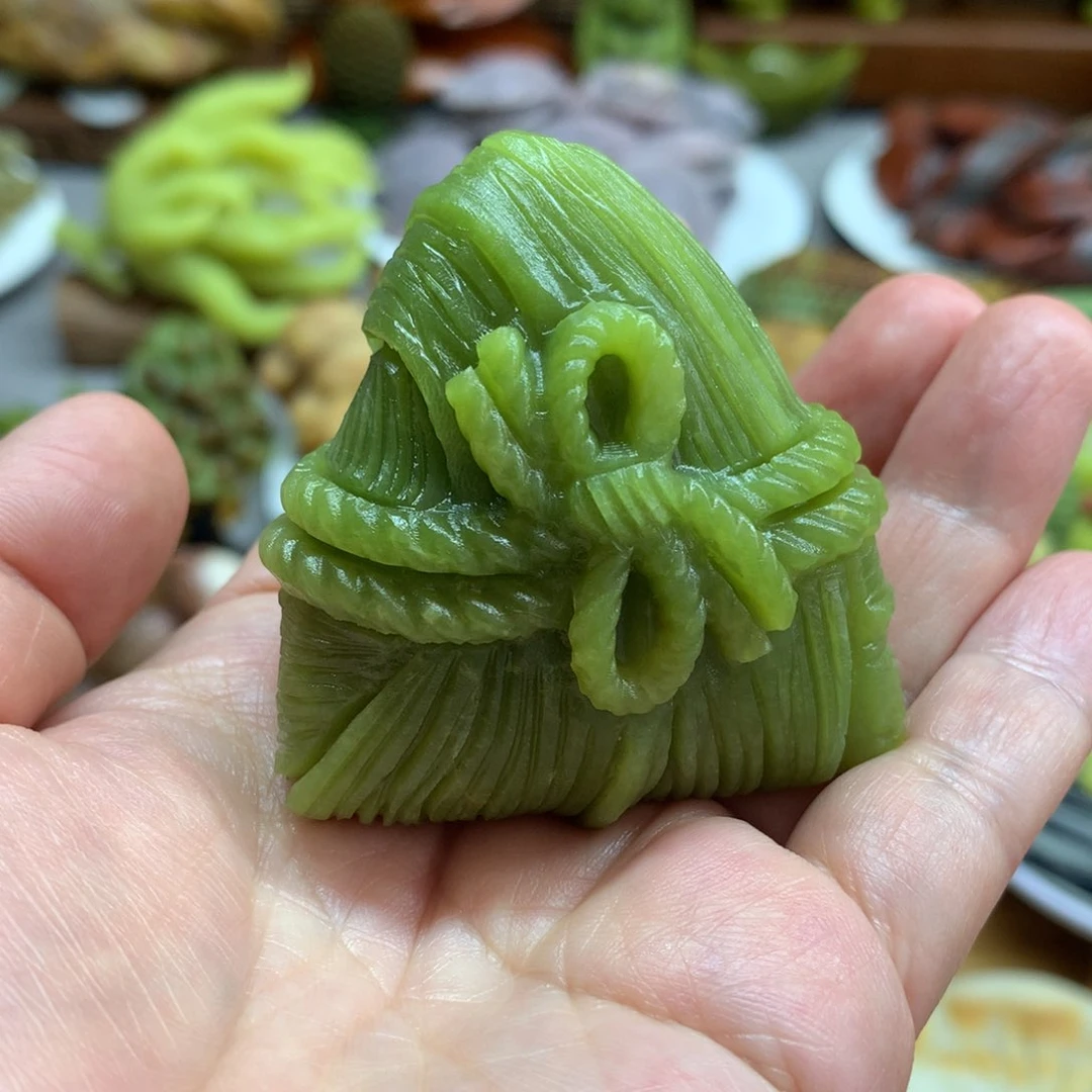 蛇纹石玉未镶嵌摆件