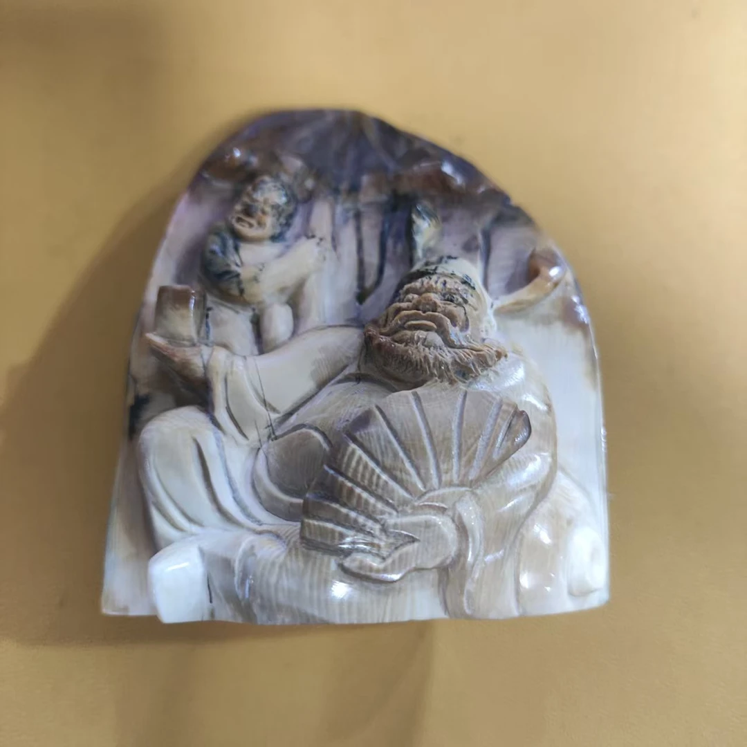 猛犸约131.7克雕刻件AF615