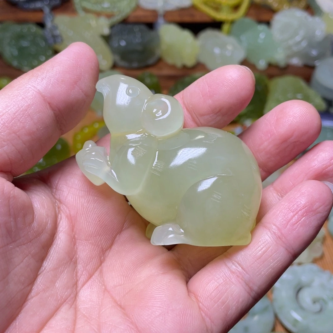 飘***花蛇纹石玉未镶嵌小摆件