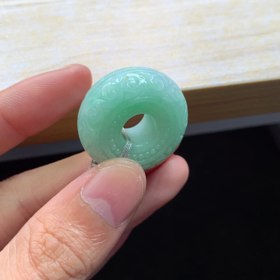 翡翠未镶嵌颈饰吊坠