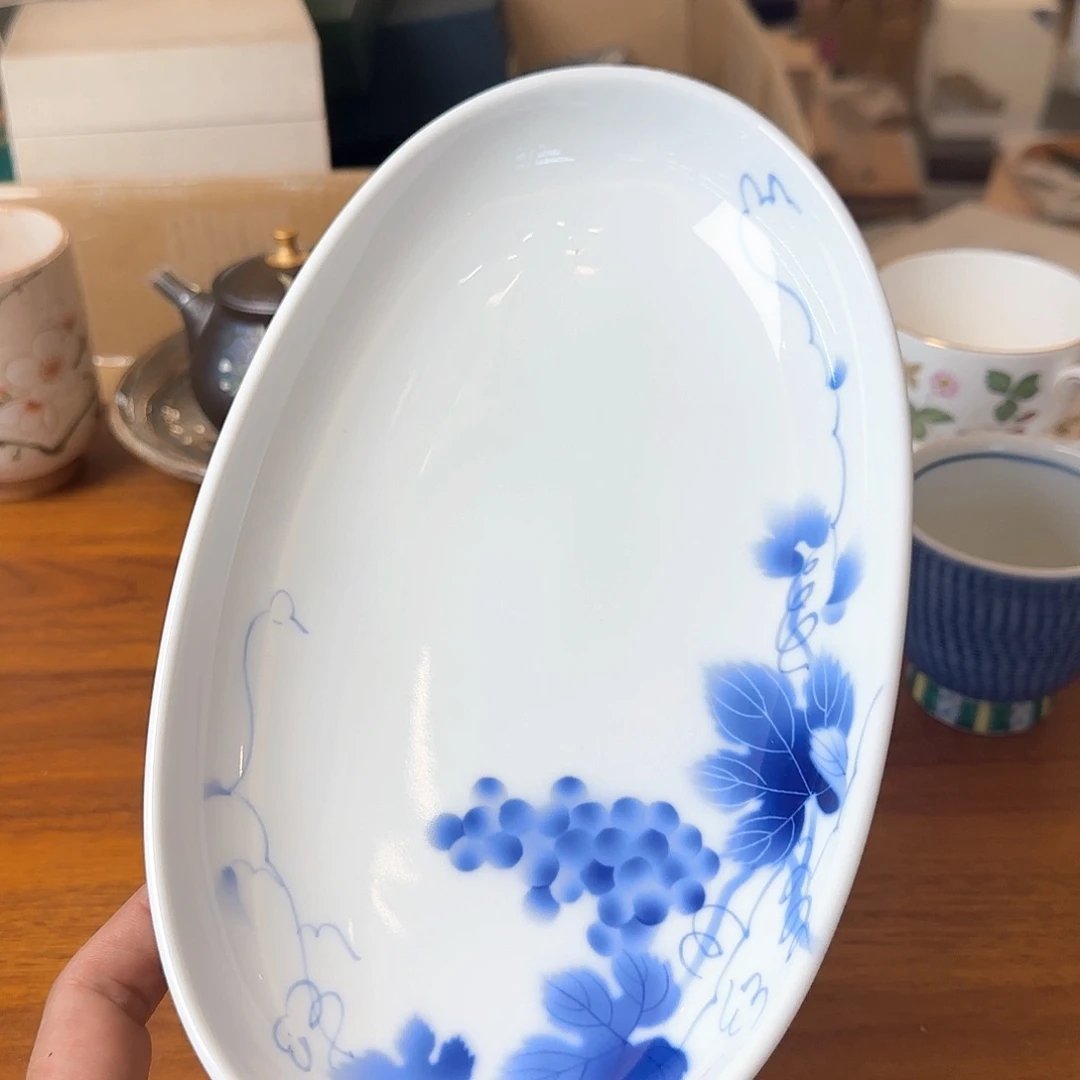 盖碗在家门口吃着呢就