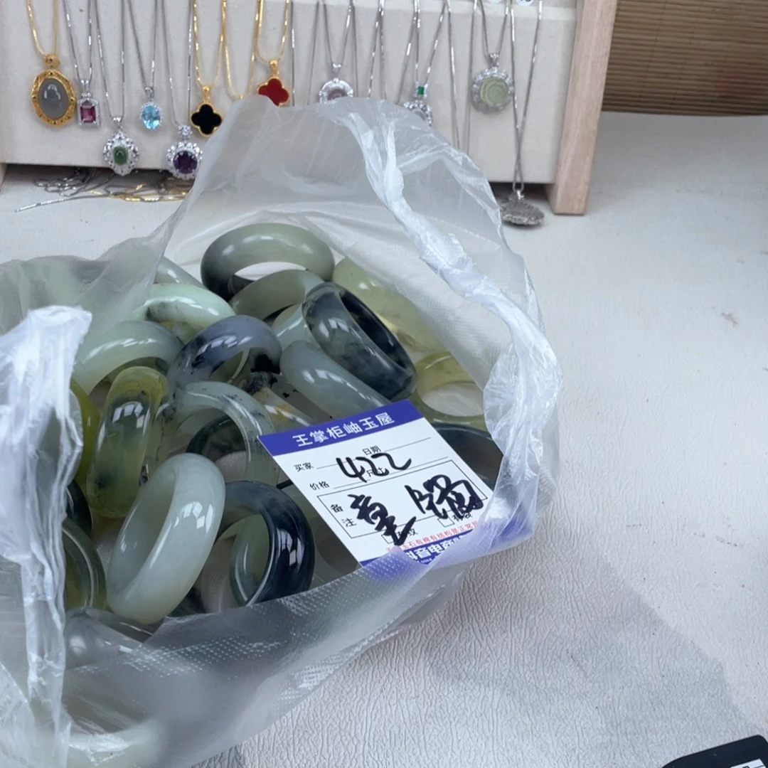 未镶嵌岫玉手镯手镯多样性，发一件