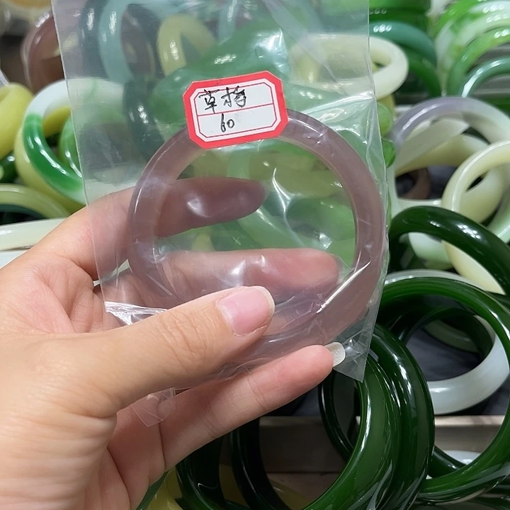 w***r未镶嵌手镯和田玉