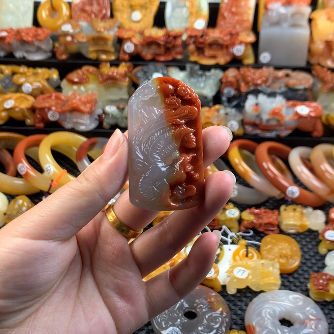 石英质玉（黄龙玉）未镶嵌挂件