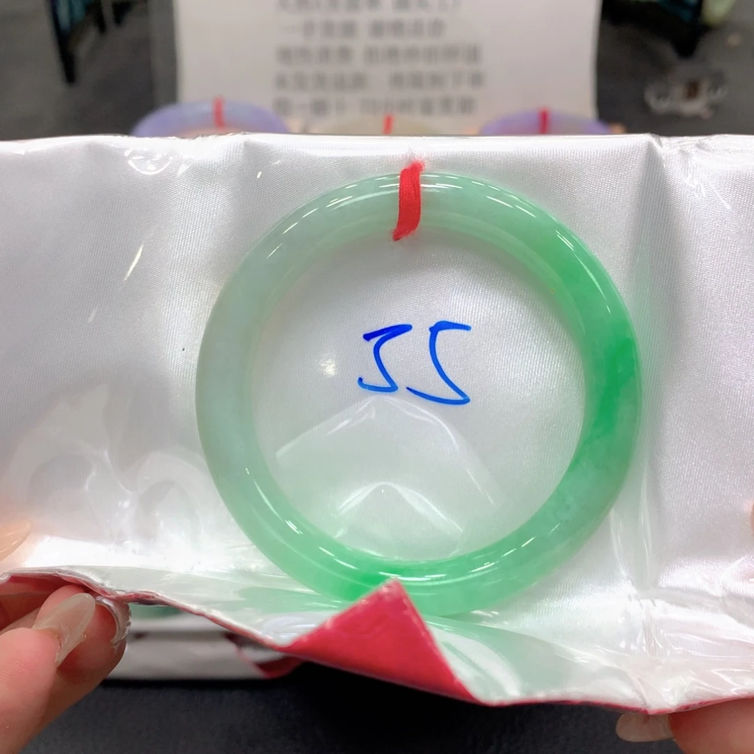 翡翠未镶嵌手镯55圆