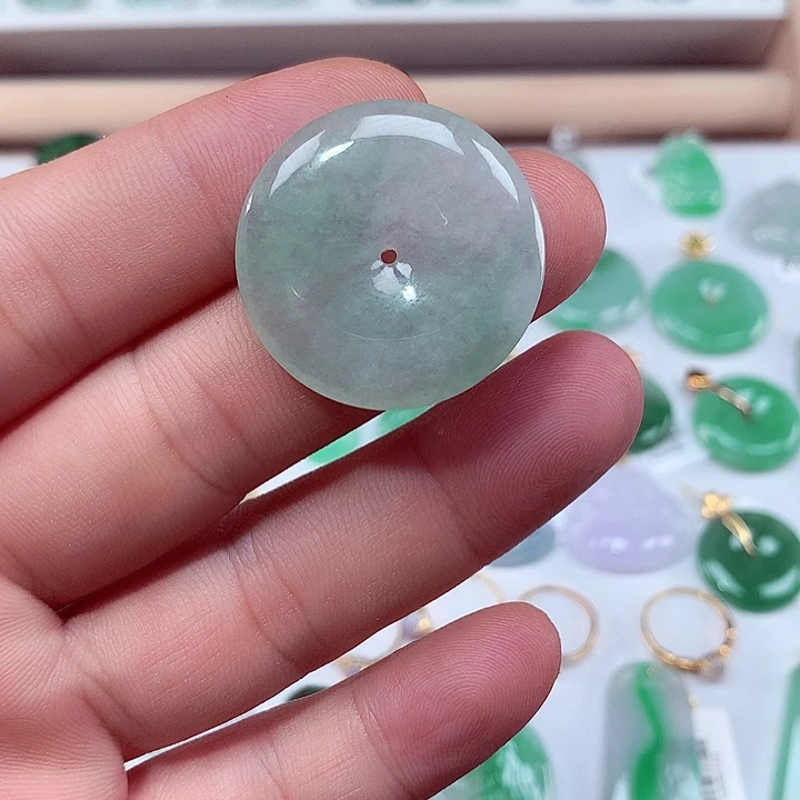 翡翠未镶嵌颈饰吊坠
