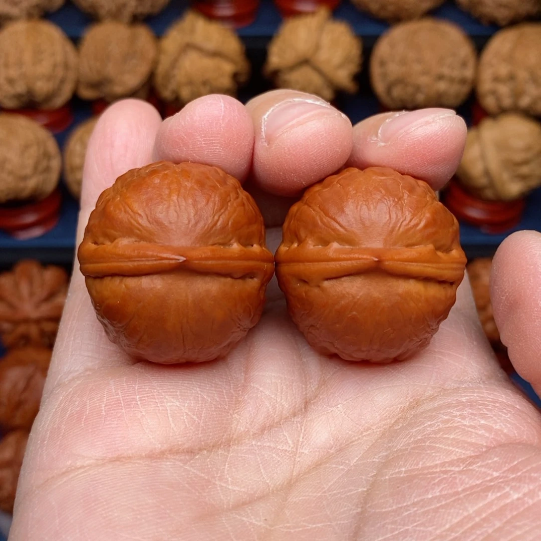 把件文玩核桃手捻野生精品石头