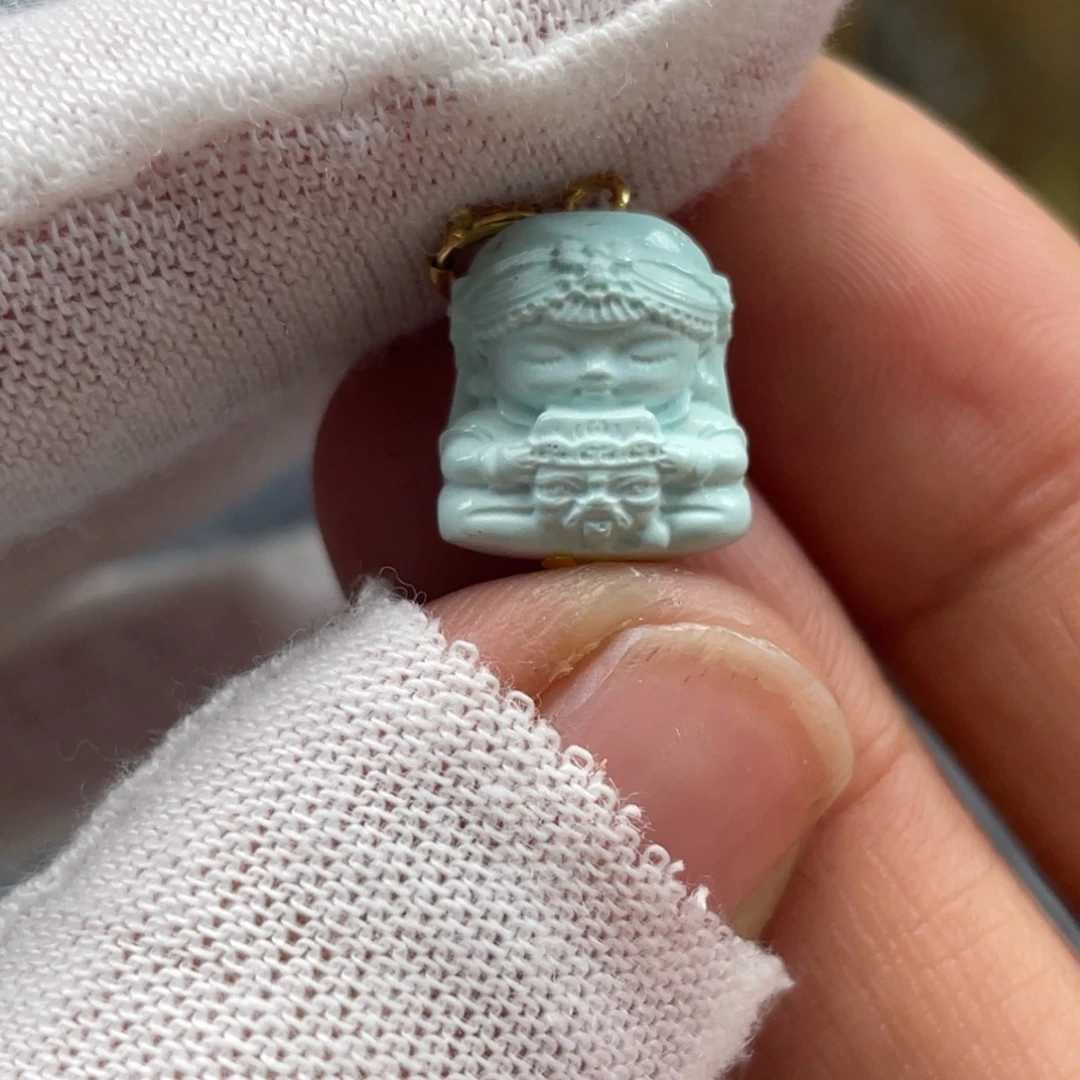 绿松石未镶嵌挂件