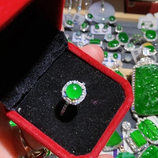 翡翠未镶嵌戒指戒指1