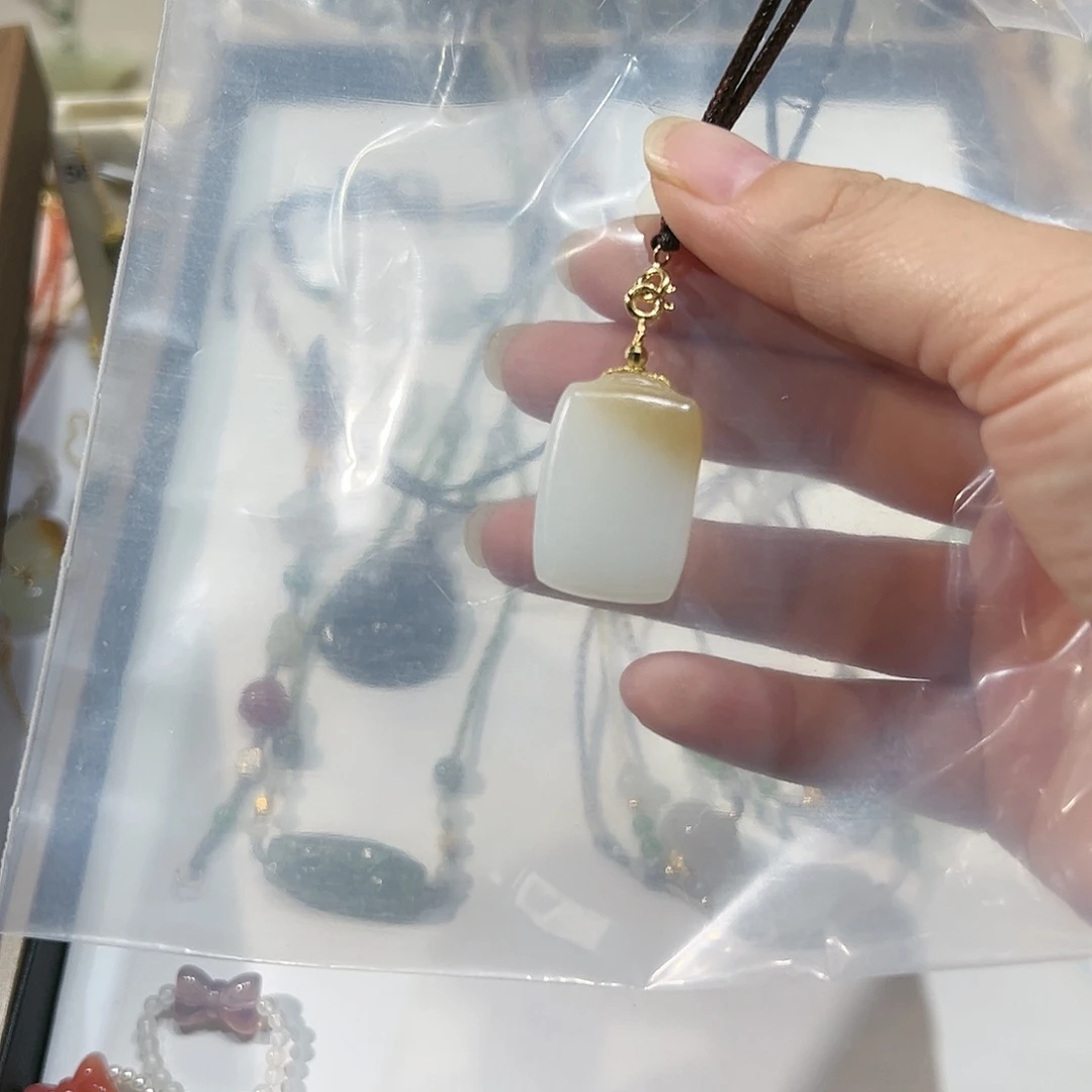 和田玉未镶嵌颈饰懒*