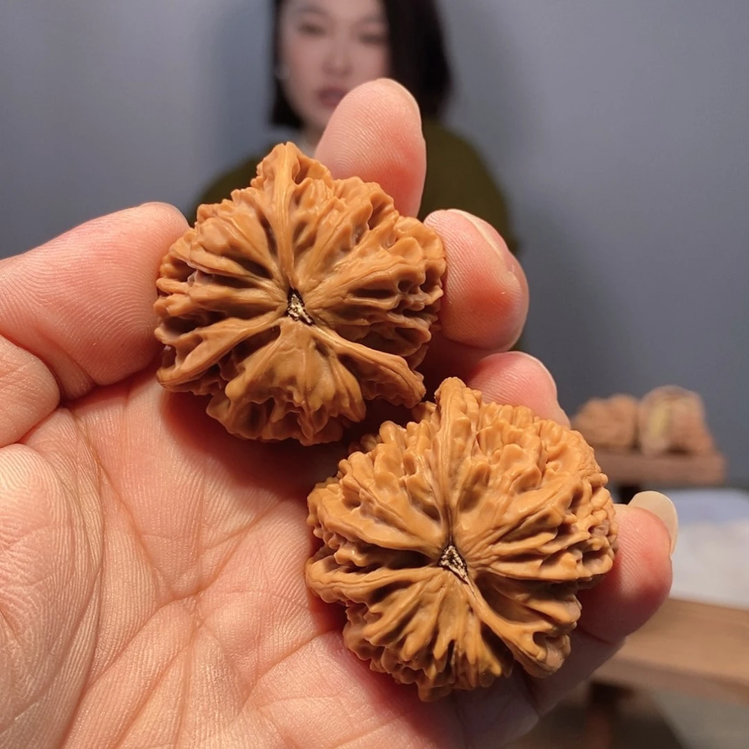 把件核桃43三棱帝王