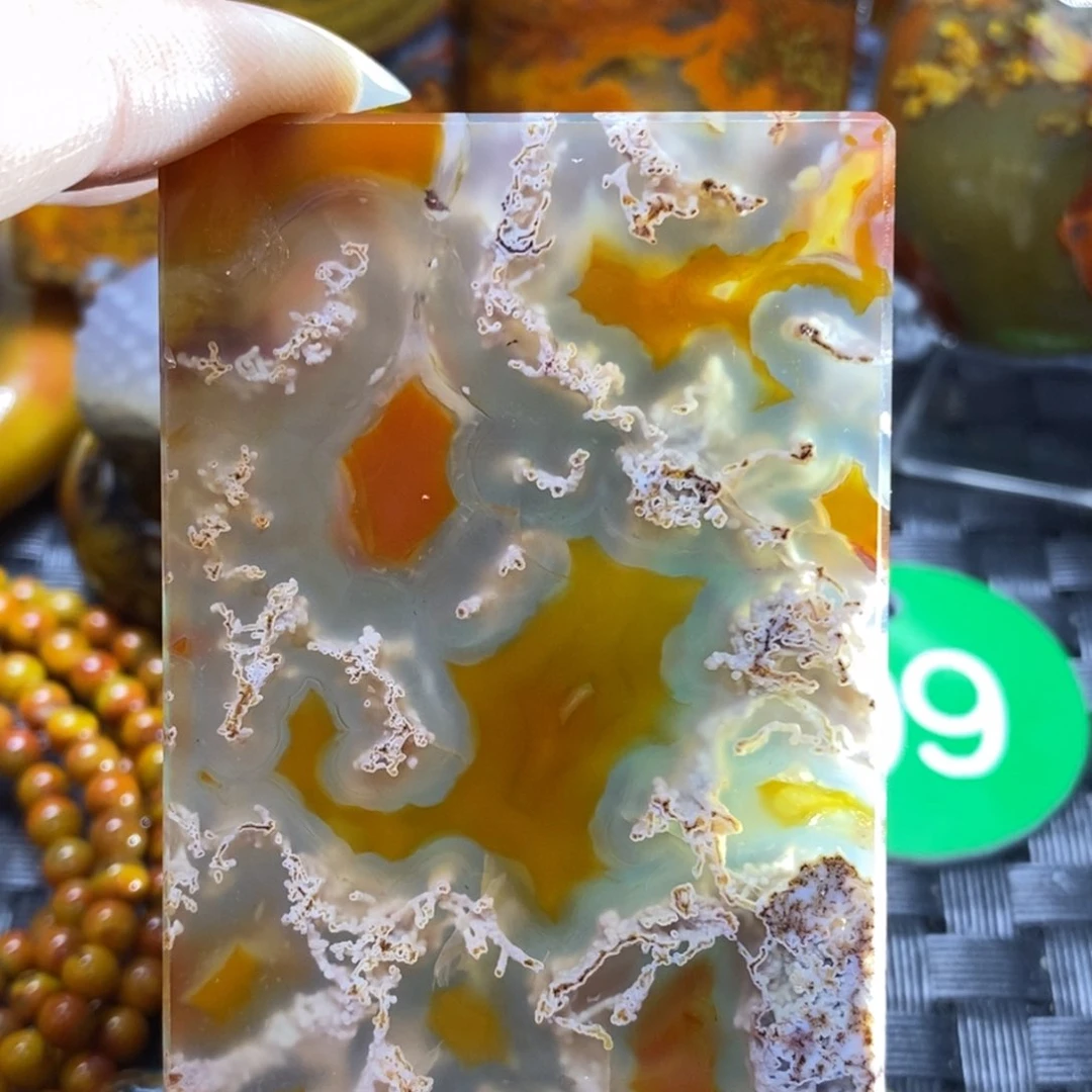 未镶嵌颈饰玛瑙/玉髓坚*