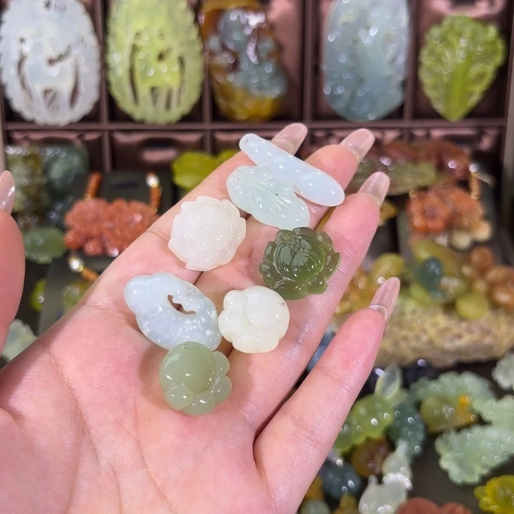 蛇纹石玉合金颈饰