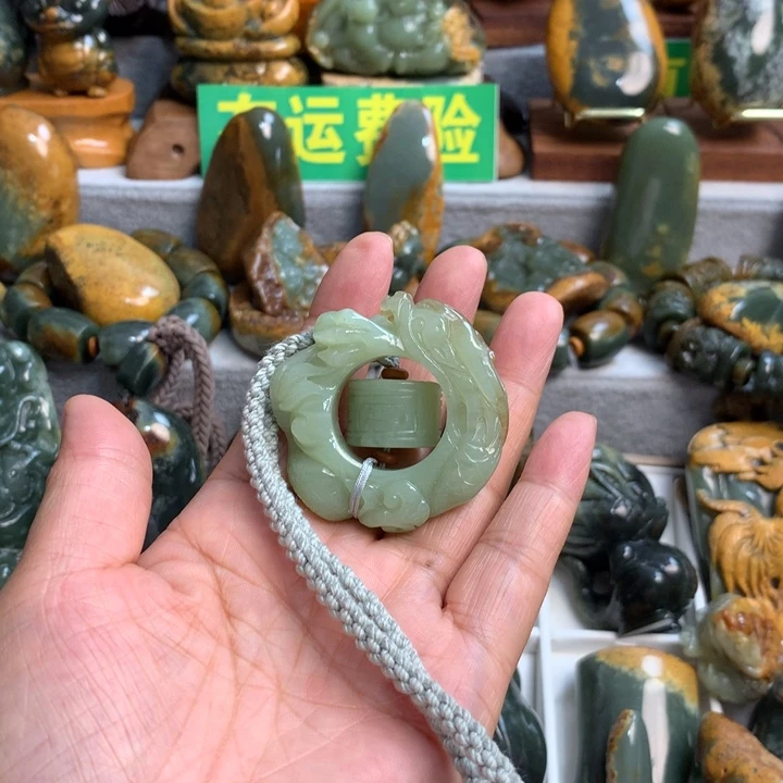 岫岩老玉（透闪石质玉）手把件未镶嵌V*衹