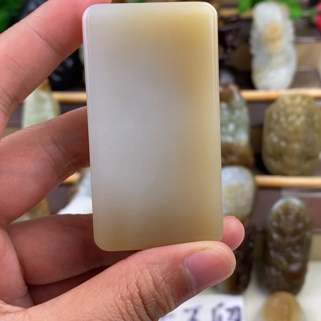 汪***哥和田玉未镶嵌颈饰