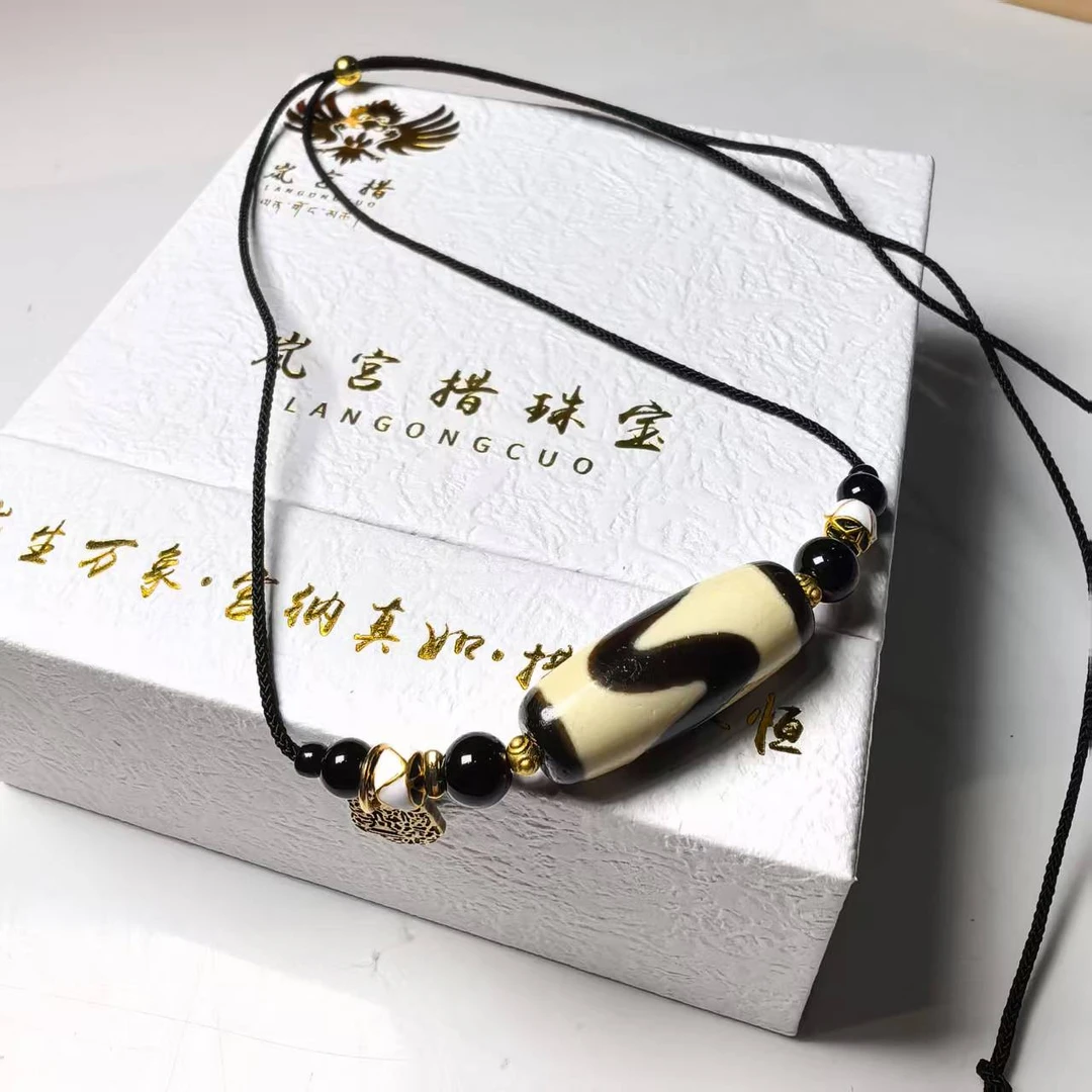 岚宫措 | 牙牙天珠(多样性发货)L169