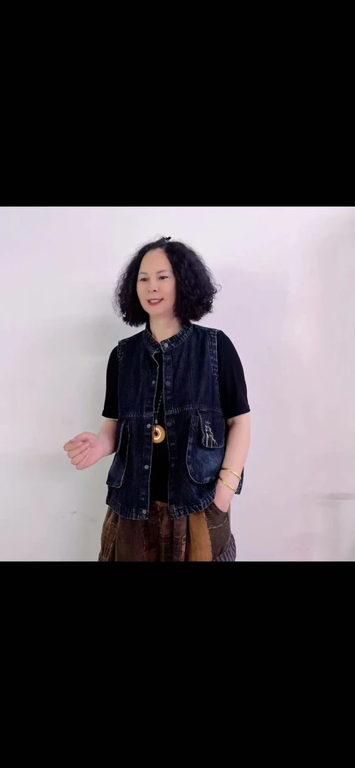 T329蓝色炒色破洞大口袋马甲（建议170斤内）