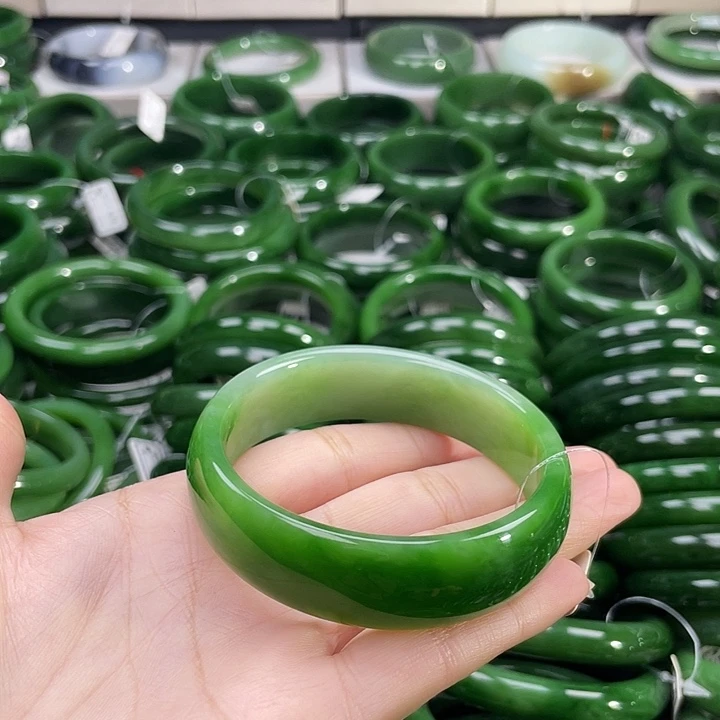 未镶嵌手镯和田玉（碧玉）