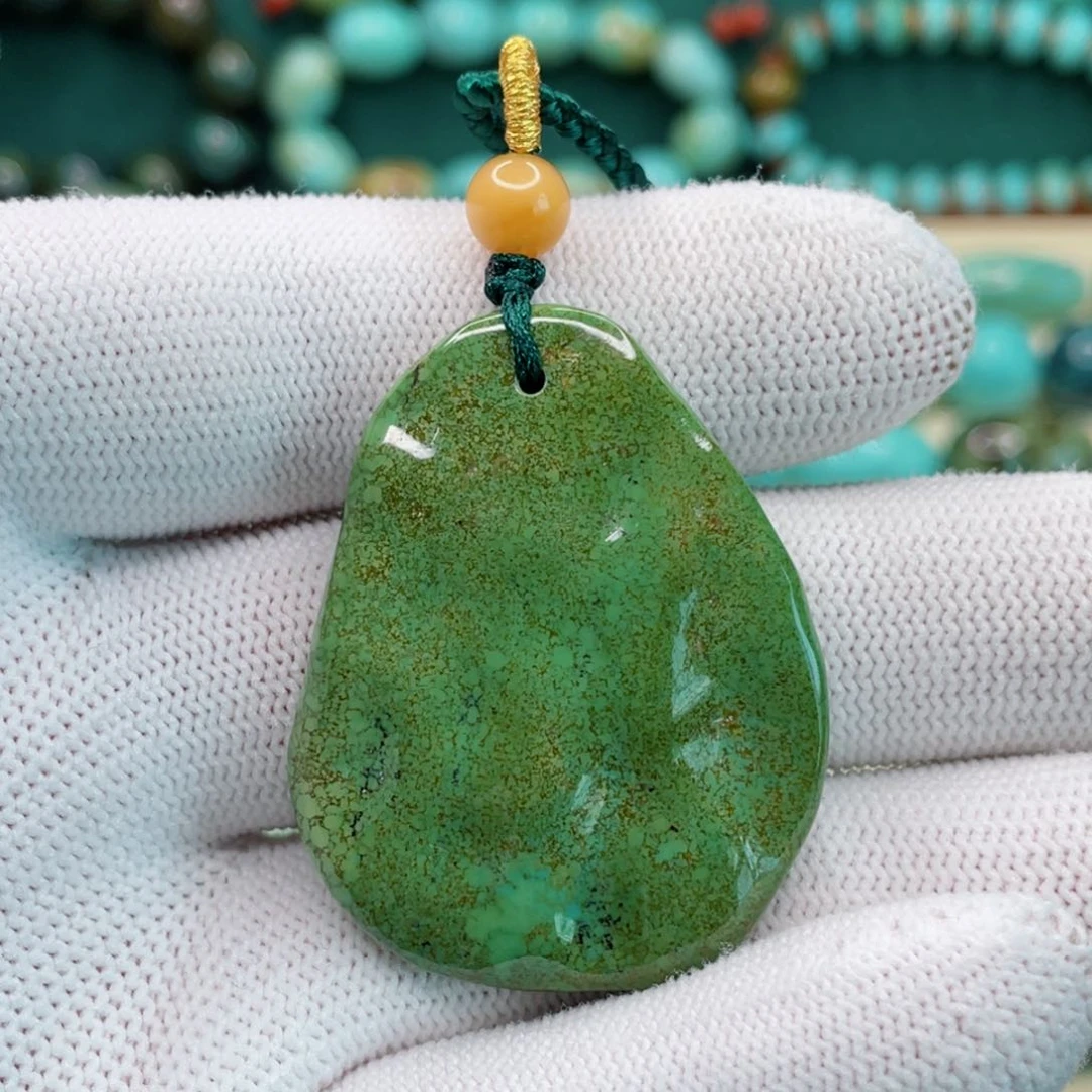 绿松石未镶嵌颈饰