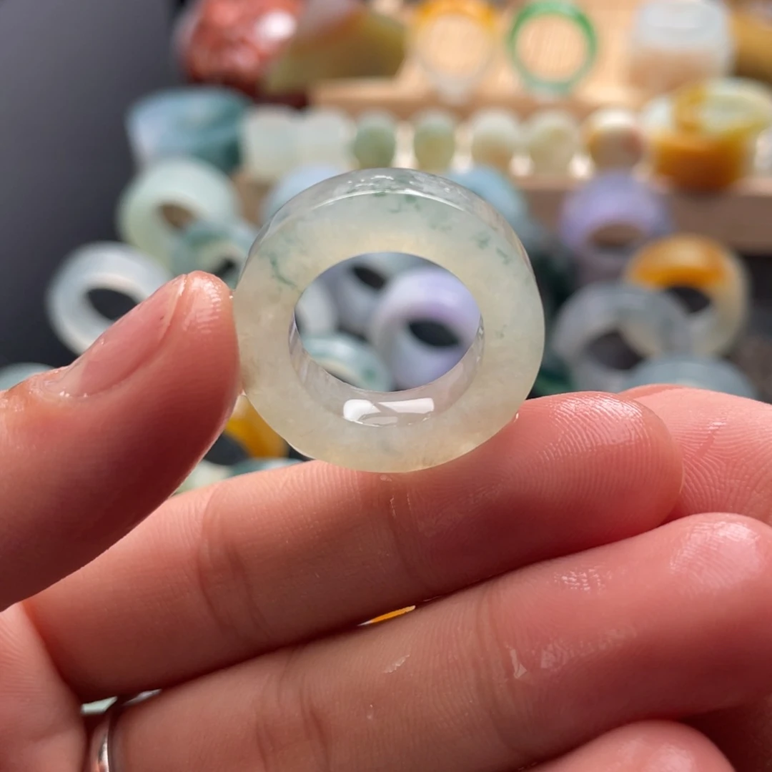 定制翡翠未镶嵌戒指