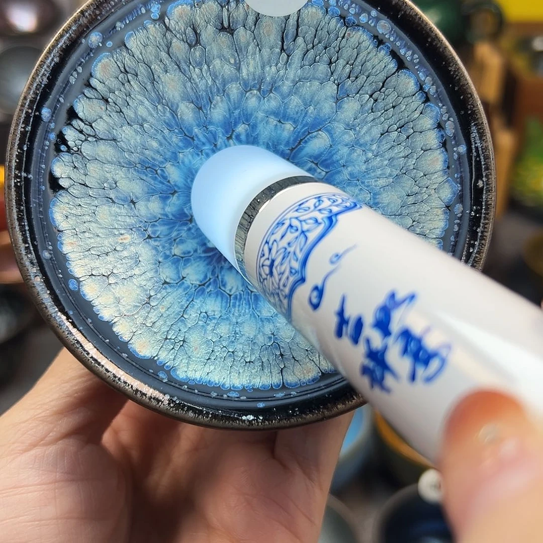 茶盏浮雕蓝有滴玉兰手工