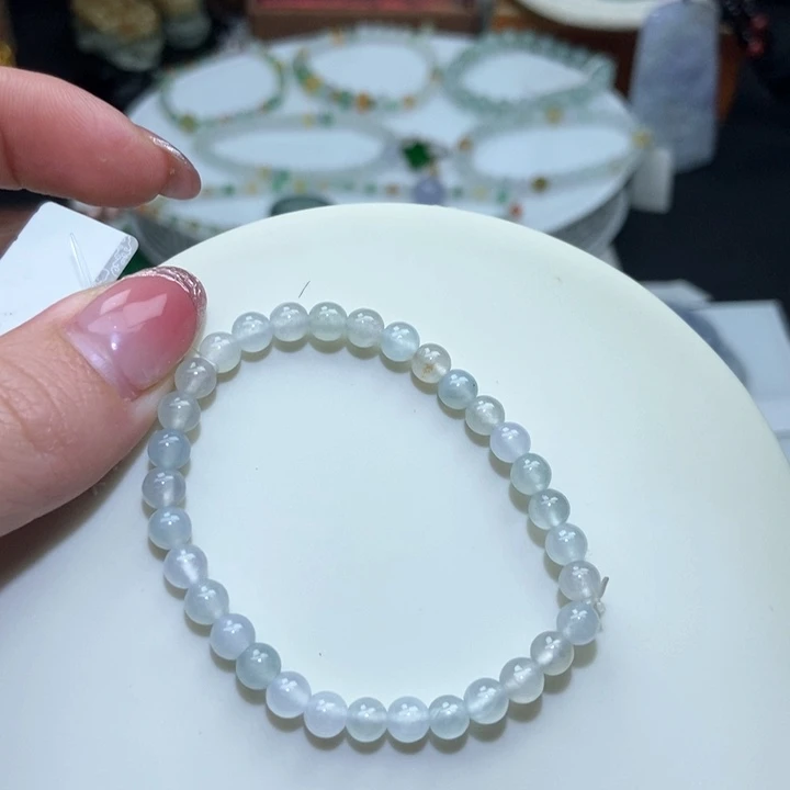 颈饰未镶嵌翡翠白冰手串