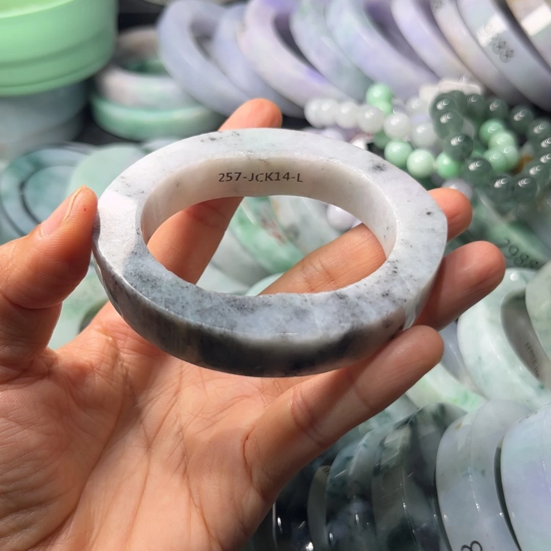 定制翡翠手镯未镶嵌