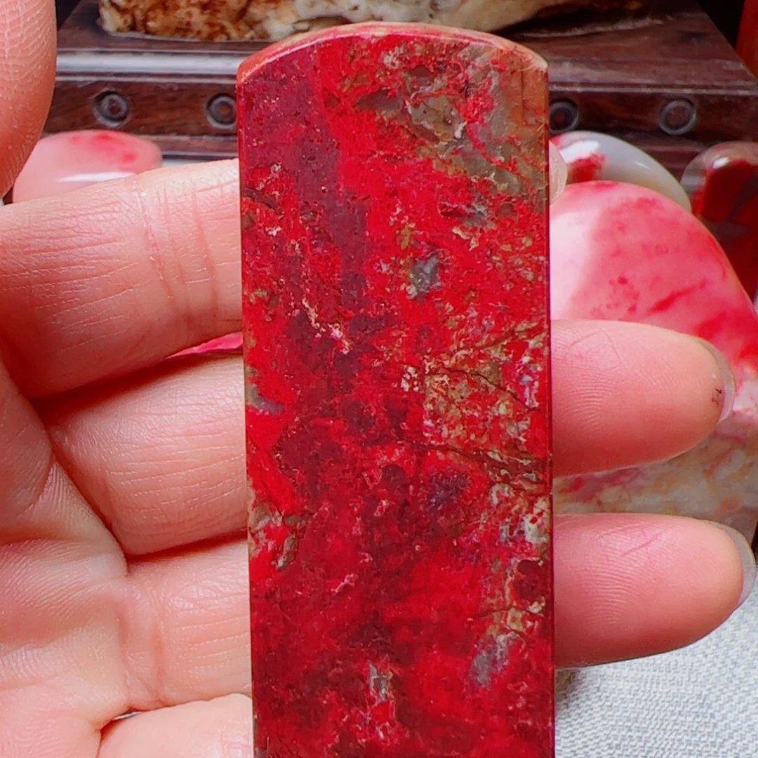 颜***制昌化石昌化鸡血石印章