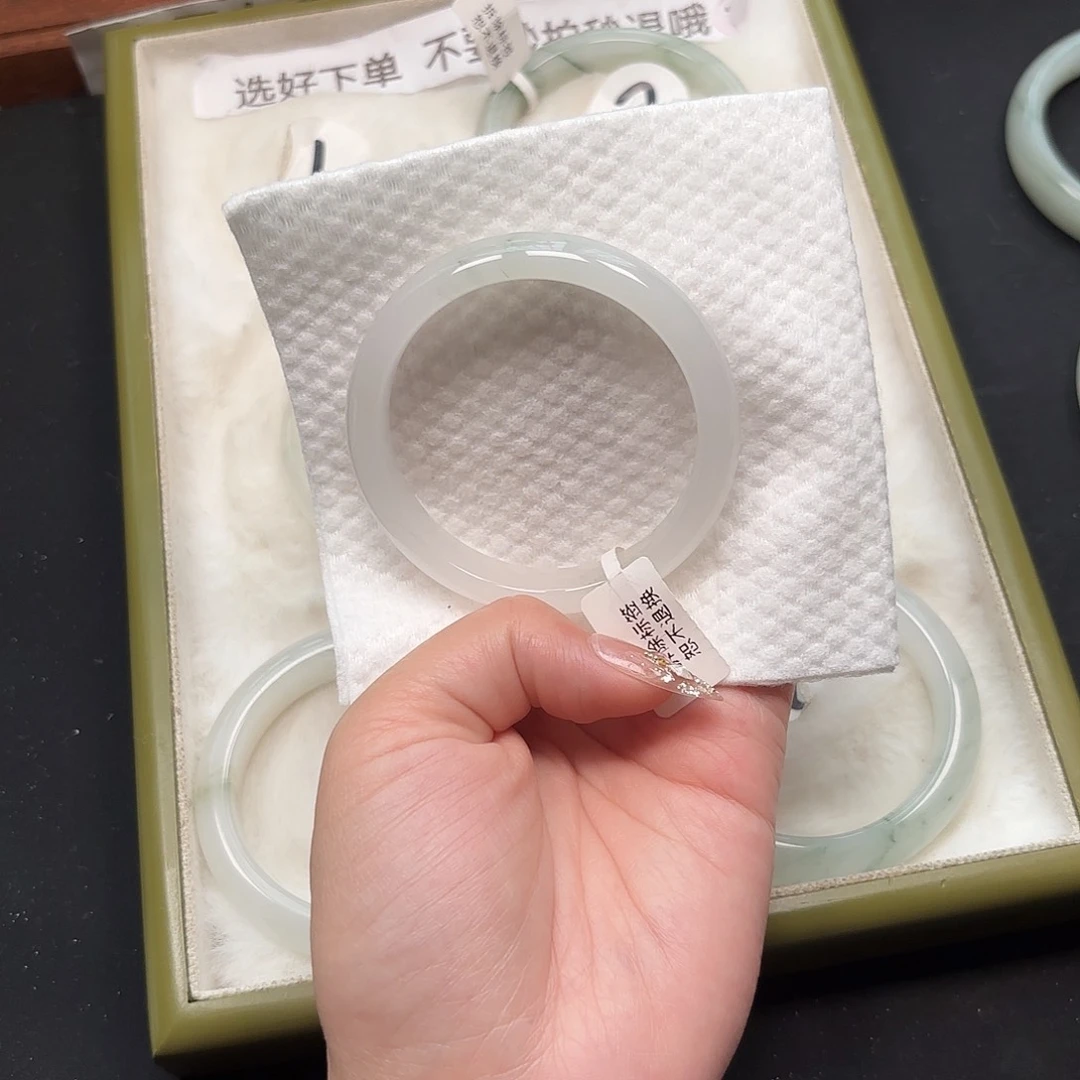 石英质玉手镯未镶嵌带****好25