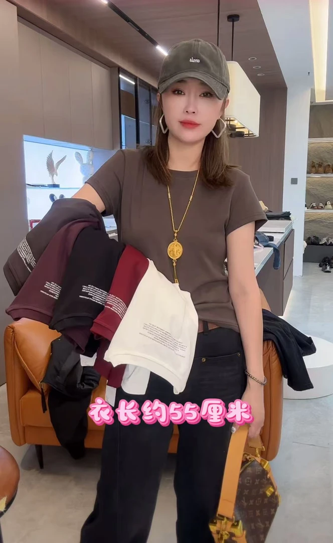 <小勋优选>5105净版纯色后背小字母印花圆领短袖T恤（预售）