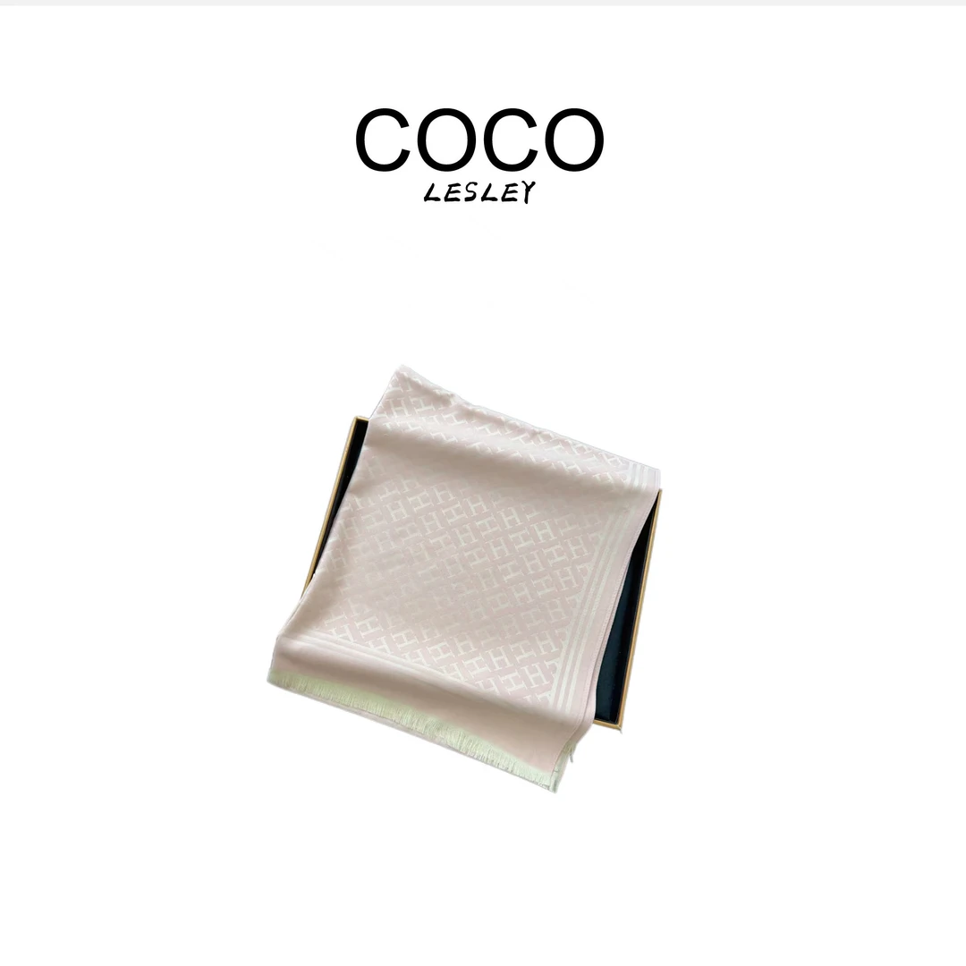 【COCO LESLEY】百搭H字母气质披肩