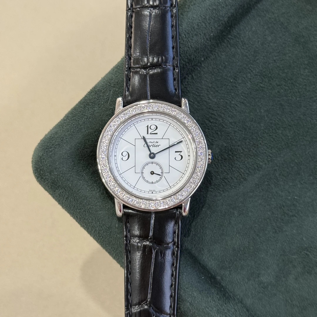 95新 Cartier/卡地亚 伦敦/石英/32mm/女表复古简约/后镶钻