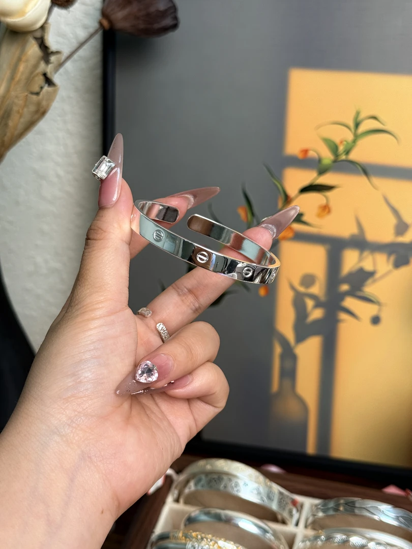 足银手镯 足银999.9 开口卡家百搭手镯 S083