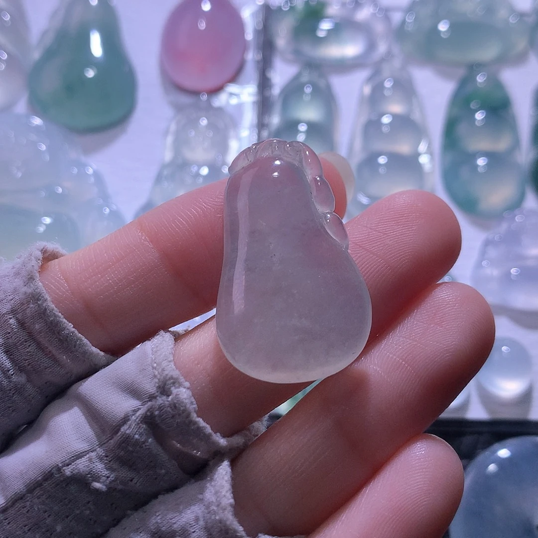 翡翠未镶嵌颈饰瓜