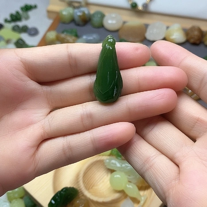 未镶嵌和田玉挂件