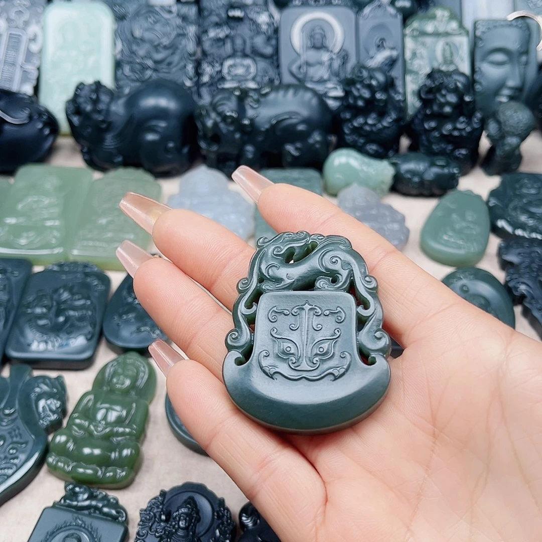 和田玉颈饰未镶嵌