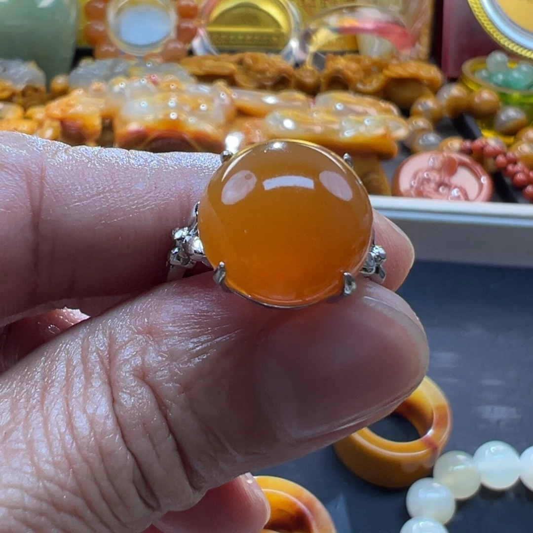 颈饰未镶嵌石英质玉