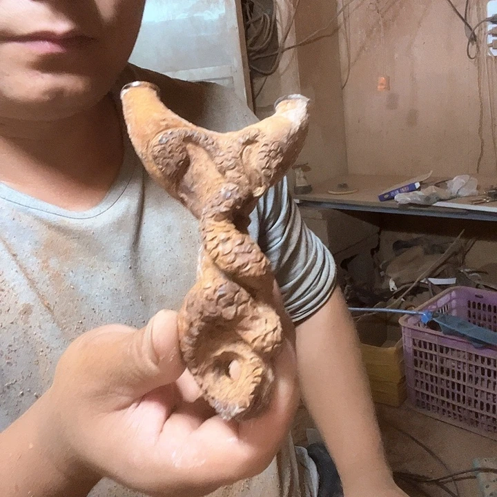 东***_木雕艺术家的作品被评为优秀作品