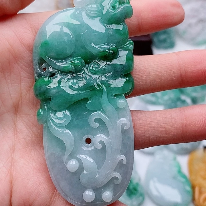 翡翠未镶嵌颈饰翡翠