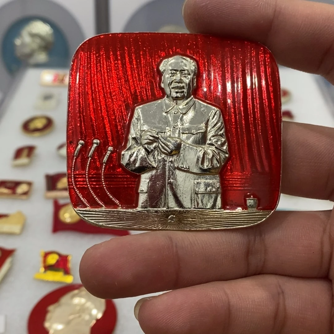 其他普通金属红色纪念章方版大个数手指