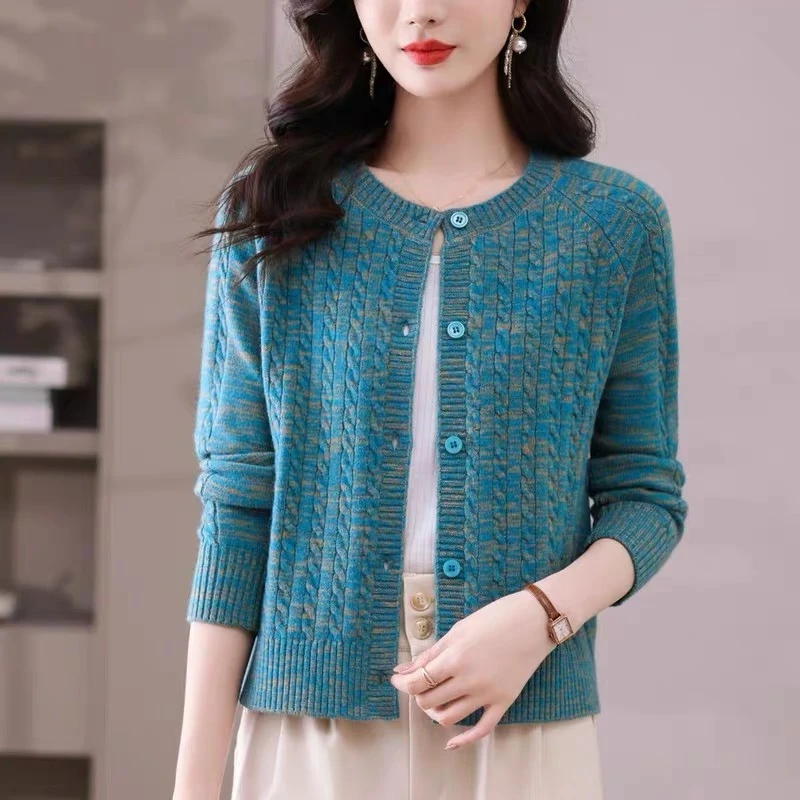 春秋外穿圆领扭花针织羊毛开衫女短款宽松毛衣外套百搭专柜正品