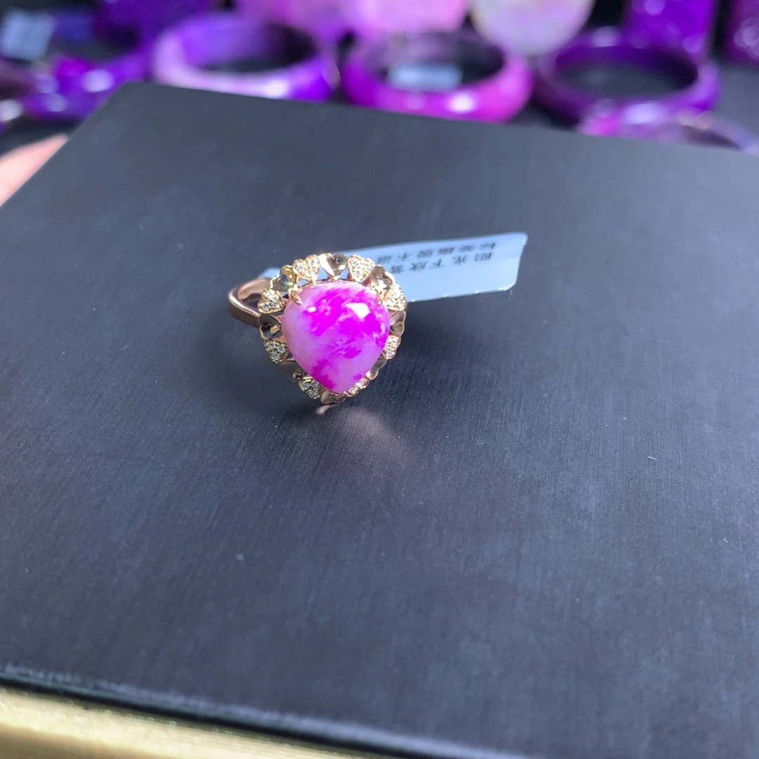 苏纪石（舒俱来）18K金镶嵌高冰放射樱花戒指